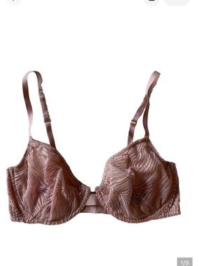 Victoria Secret Bra Lace Peach/Pink Underwire  34D